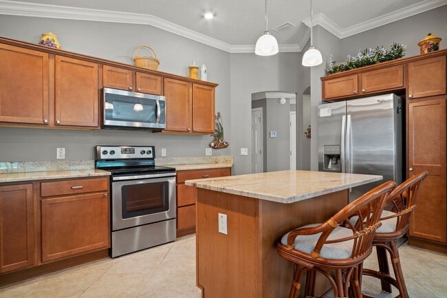Building Photo - Exquisite 3 Bedroom 2 Bath Waterfront Home...