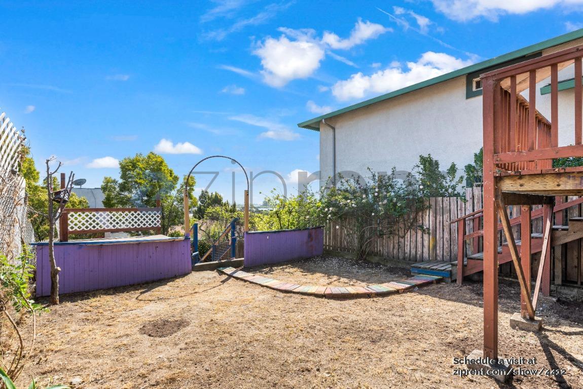 Building Photo - 5210 Sacramento Ave