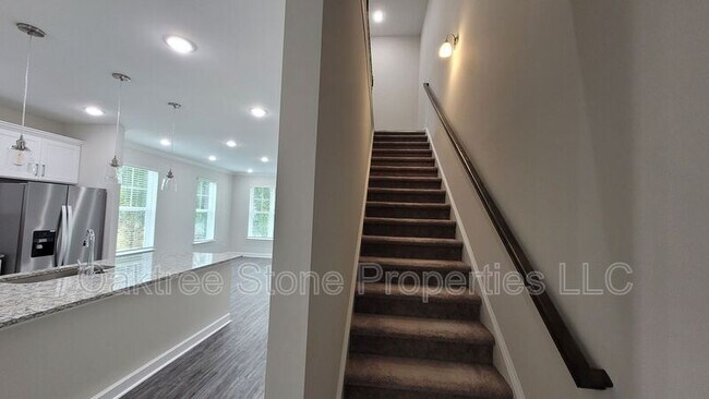 Building Photo - 2585 Ocean Dr NW