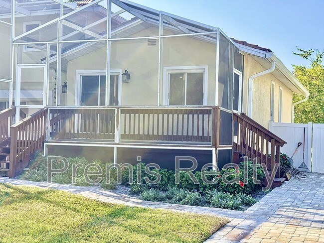 Building Photo - 957 Weathersfield Dr