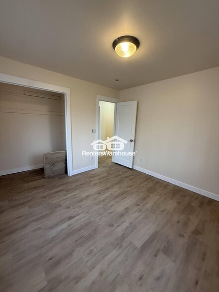 Building Photo - 318 E Oakland Ave