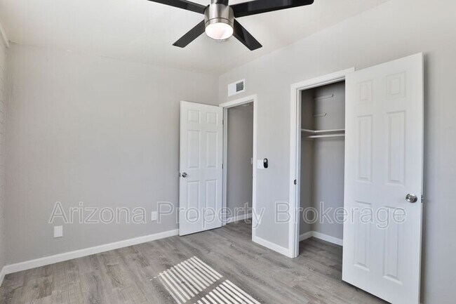 Building Photo - 1538 E Pierce St