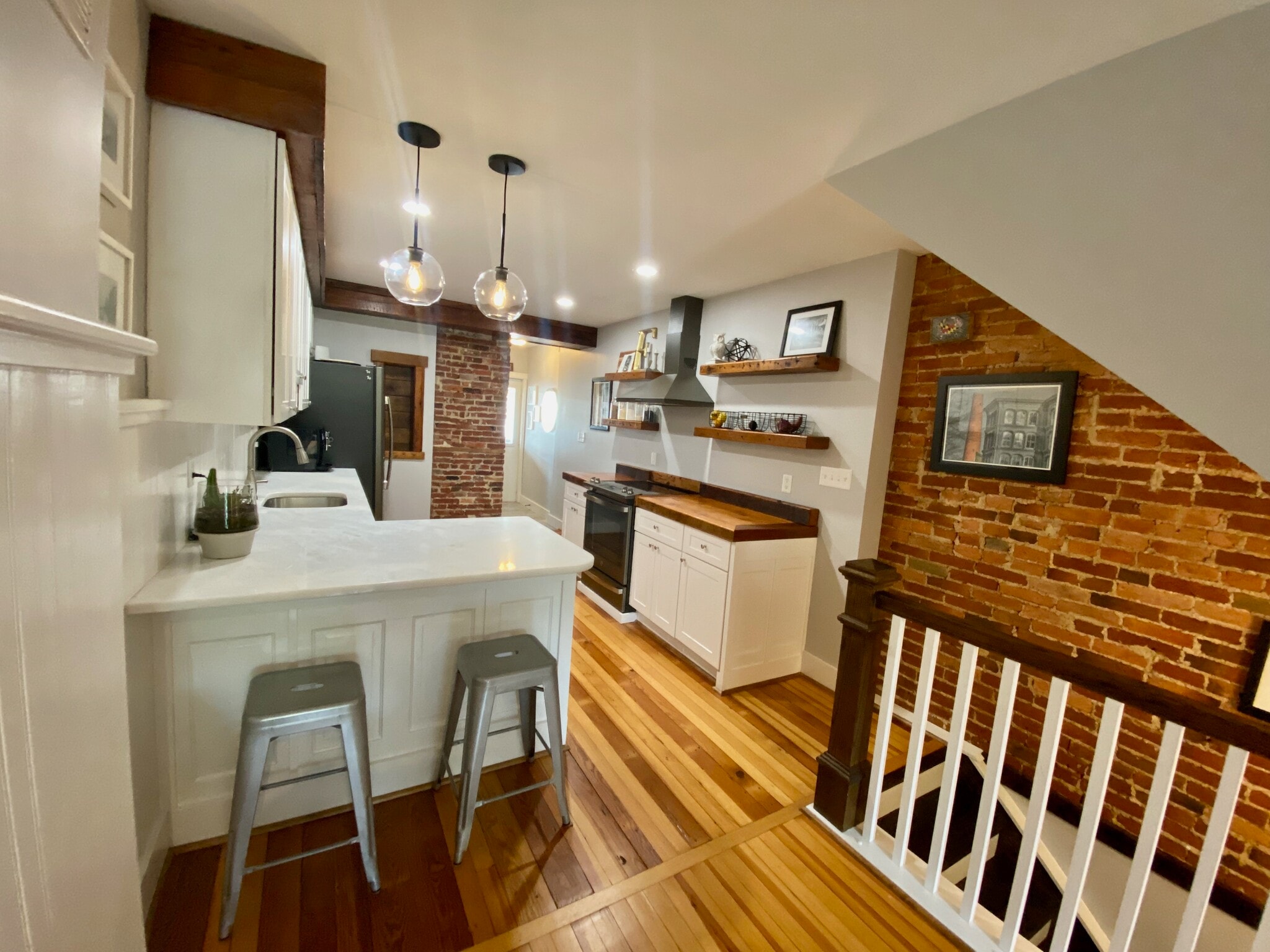 Kitchen - 1406 Andre St