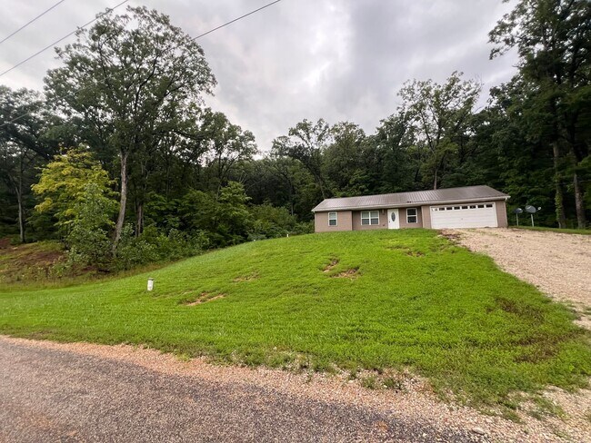 Building Photo - 3 Bedroom 2 Bath 2 car garage Home on 5 acres