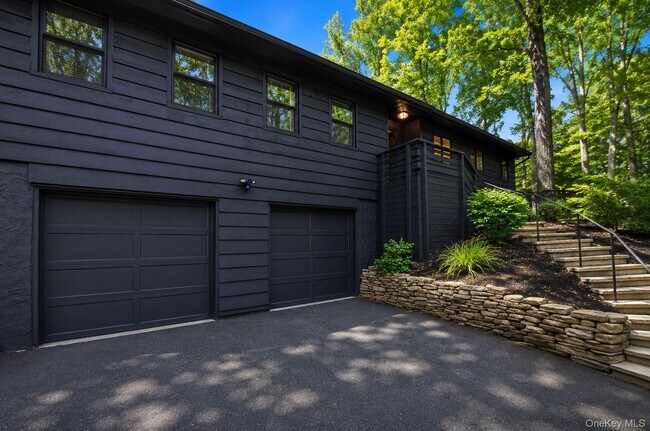 Building Photo - 111 Fleets Cove Rd