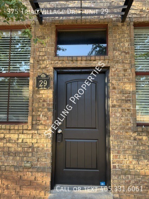 Building Photo - 375 Triad Village Dr