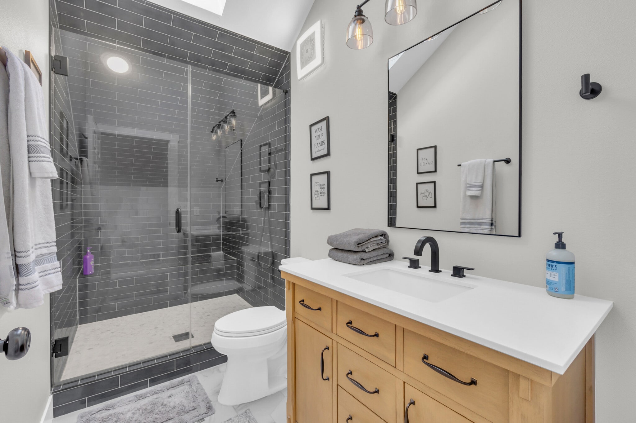 Building Photo - 646 S Lincoln St