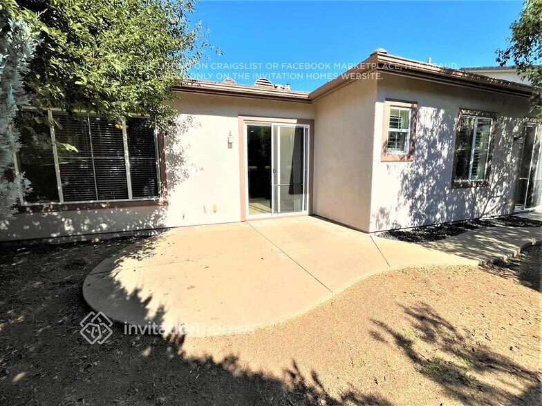 Building Photo - 1118 Lawrence Ln
