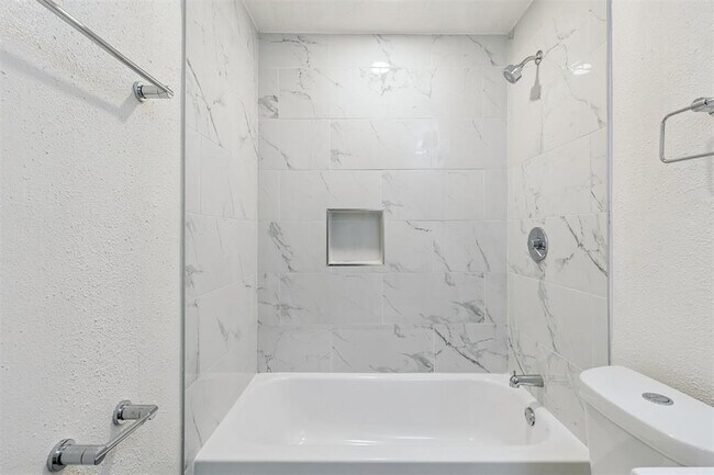 Building Photo - 1006 SE 51st St