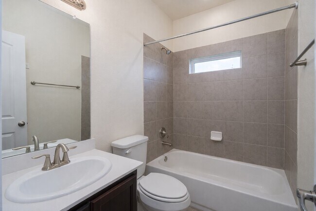 Building Photo - 13202 Anchor Isle Ct