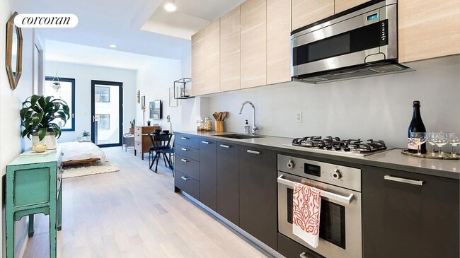 Building Photo - 223 N 8th St