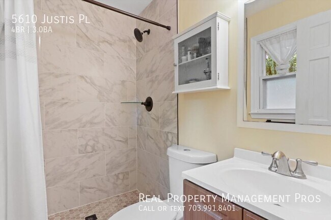 Building Photo - 5610 Justis Pl