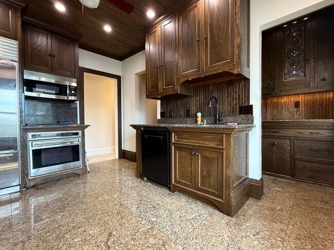 Building Photo - 2723-25-25A N Downer