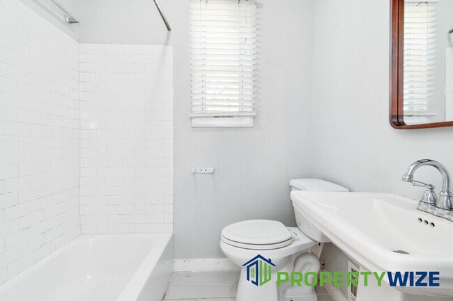 Building Photo - 3705 Midheights Rd