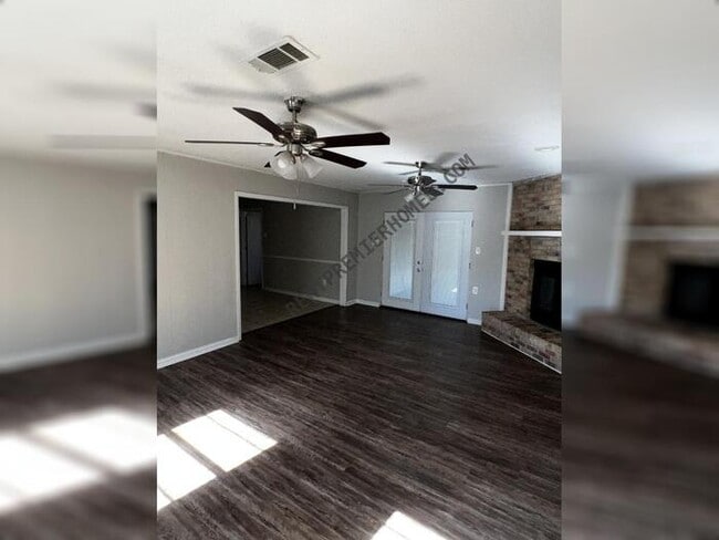 Building Photo - 404 Live Oak Dr