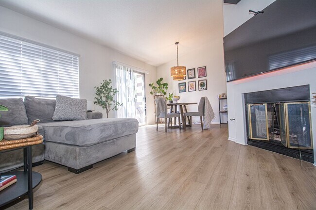 Building Photo - 8408 Spring Desert Pl