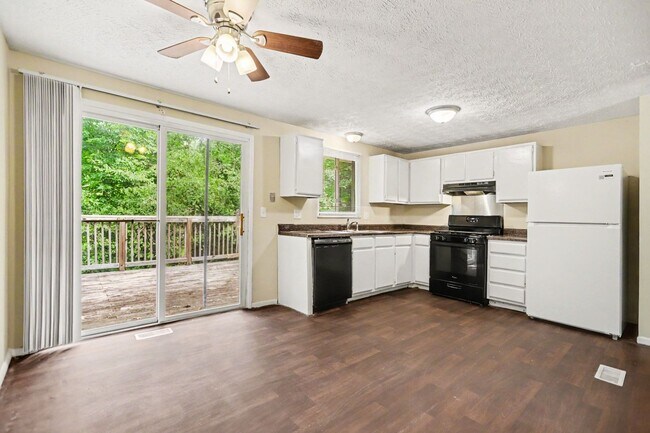 Building Photo - 1380 Muirfield Dr