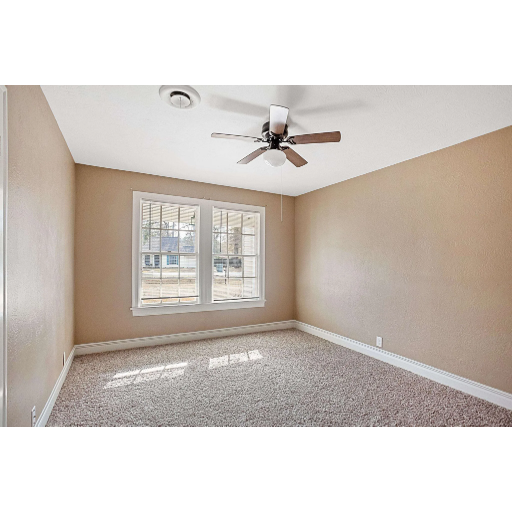 Building Photo - 2554 Gladys St