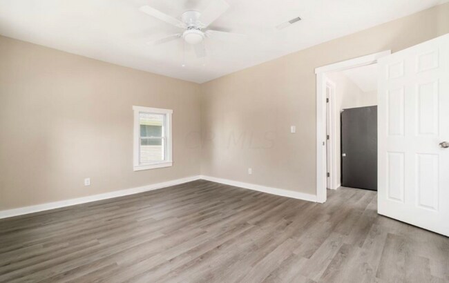 Building Photo - 118 S Walnut St