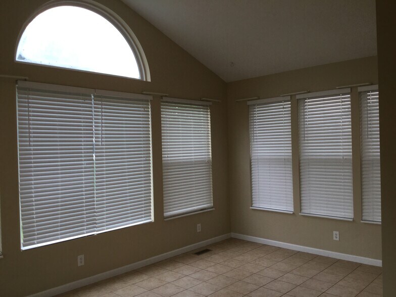 Building Photo - 9868 Codyview Dr