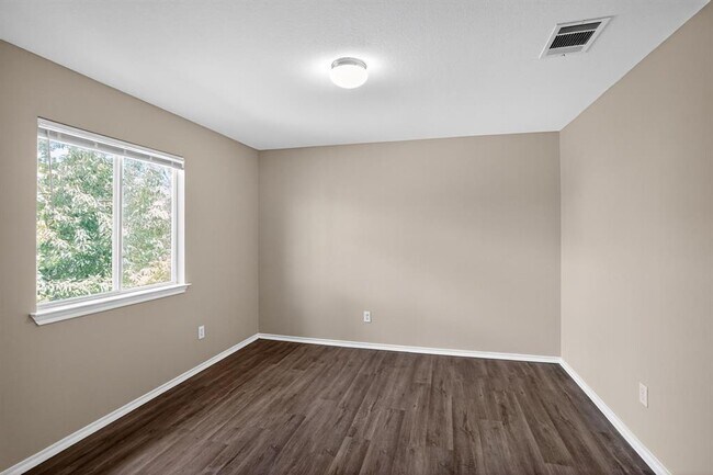 Building Photo - 1516 Anise Dr