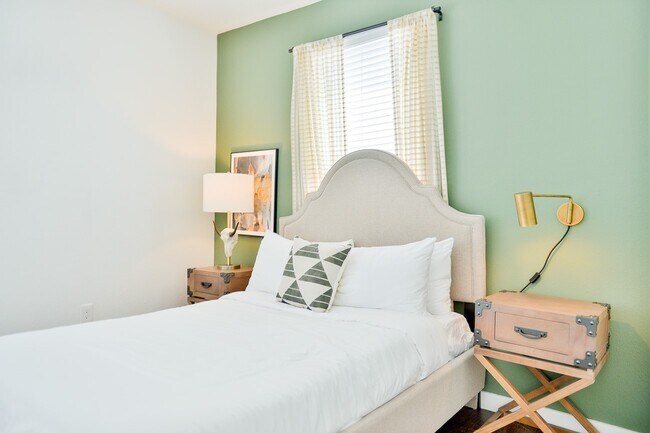 Building Photo - 2300 Stanford St