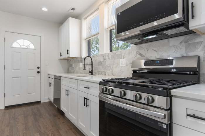 Building Photo - 7446 S Luella Ave