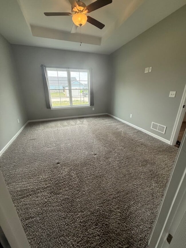 Building Photo - Charming 3-bedroom/2-bathroom single famil...