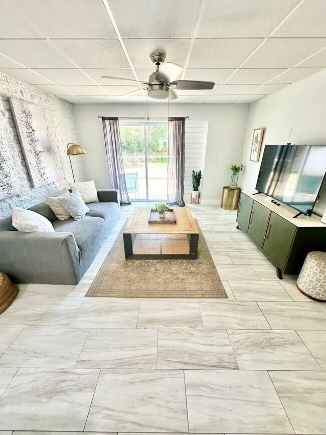 Building Photo - 334 Bluefish Dr