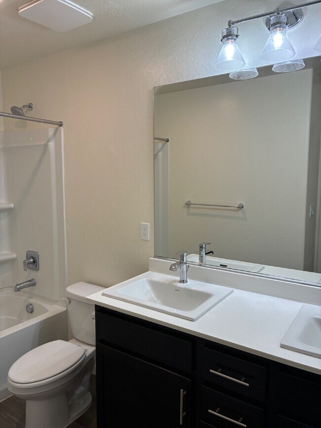 Building Photo - Modern Convenience and Luxury!! Move In Ready with Full Appliance Package!