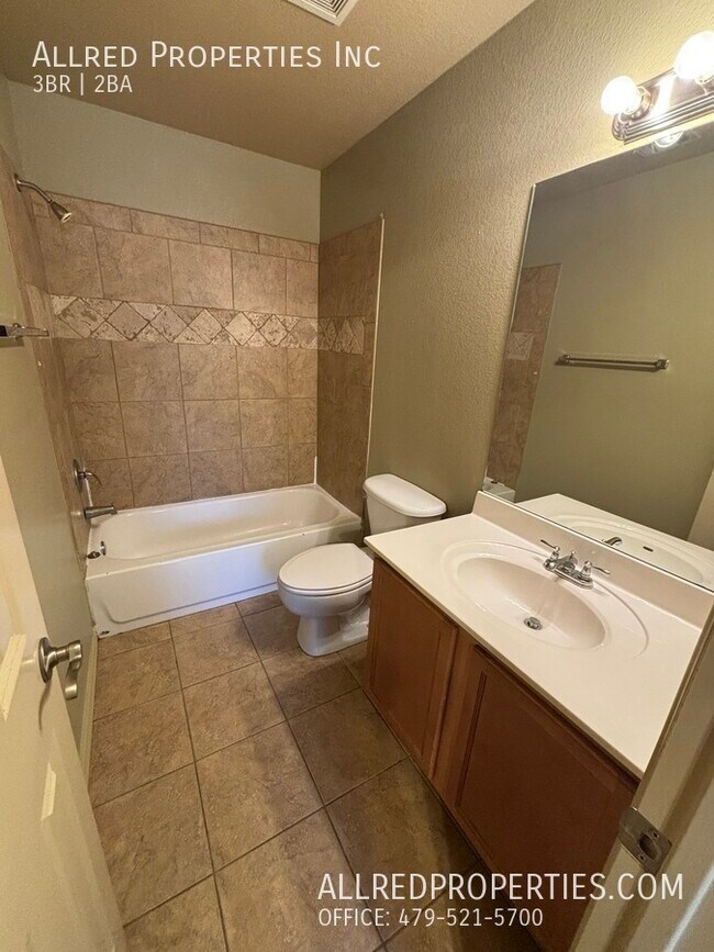 Building Photo - 24 S Ray Ave