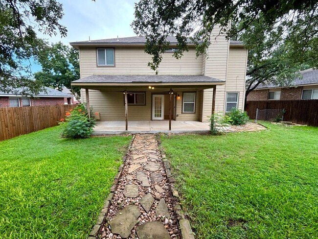 Building Photo - Beautiful 4 Bedroom Home in Gated Community!