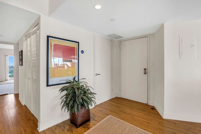 Building Photo - 4301 N Ocean Blvd