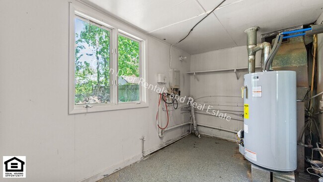 Building Photo - $200 off first months rent* 2 Bedroom home...