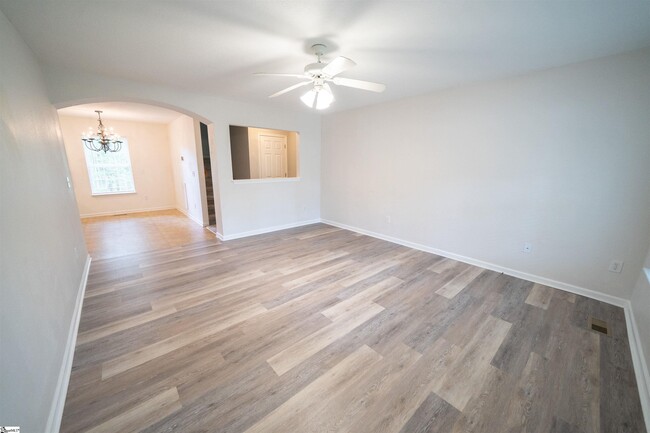 Building Photo - 200 Tumbleweed Terrace