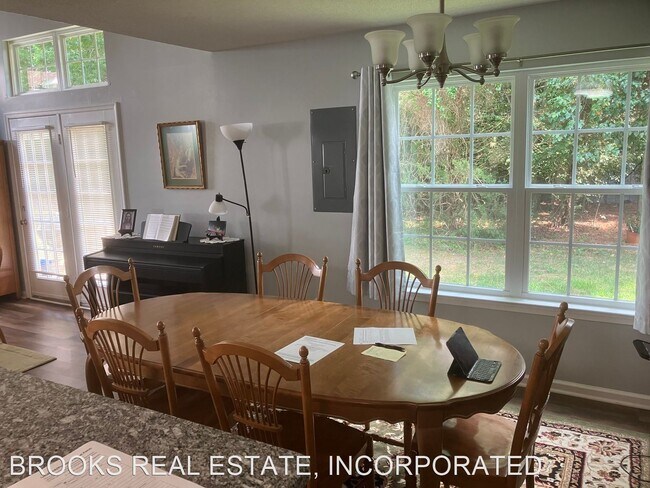 Building Photo - 3 br, 2.5 bath House - 1301 Bridge Crossing