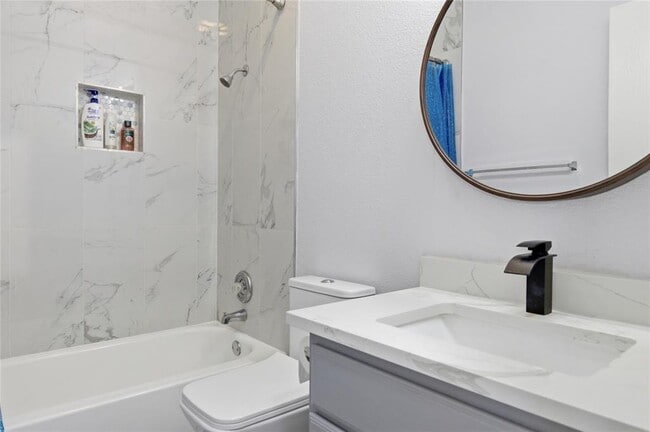 Building Photo - 7510 Lazy Creek Dr