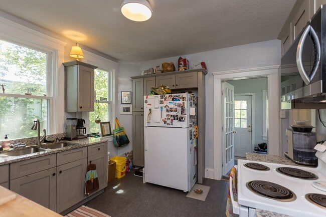 Building Photo - Single Family Home for Rent