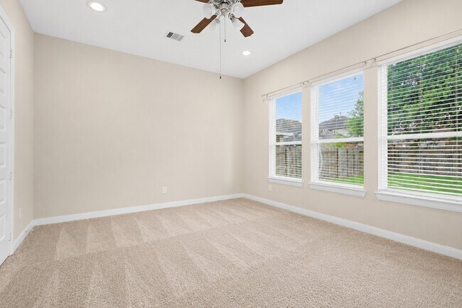 Building Photo - 22503 Miramar Bend Dr