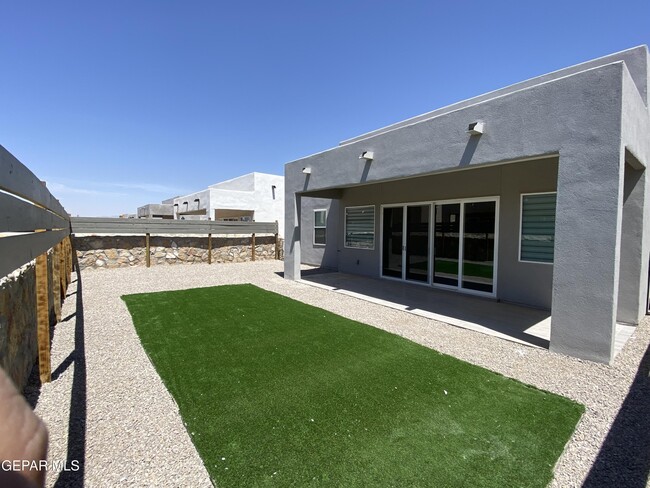 Building Photo - 12360 Desert Wolf Ave