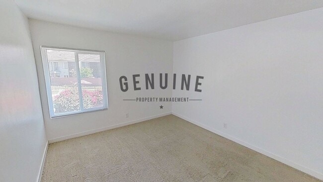 Building Photo - Stunning 2nd Story 3 Bedroom Condo in Woodlake Villas, La Habra