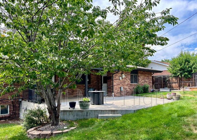 Building Photo - 6614 Everett St