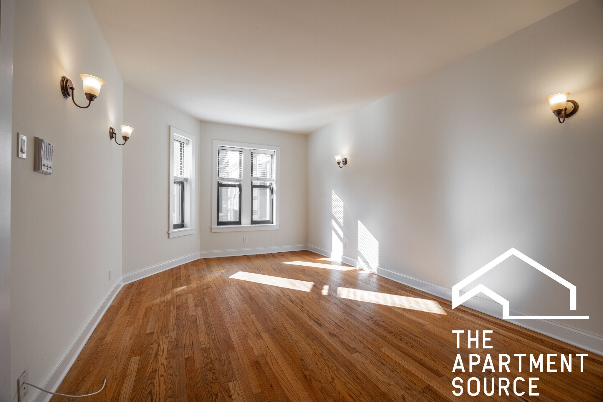 Building Photo - 4032 N Ashland Ave