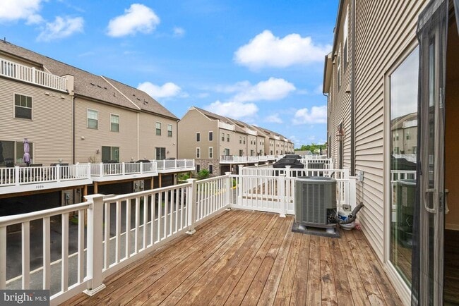 Building Photo - 1109 Madeira Terrace SE