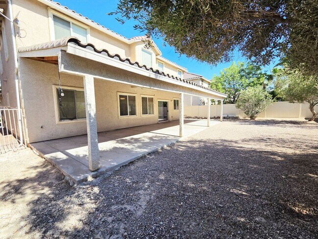 Building Photo - Spacious 4 Bed Home with Loft & 3-Car Garage