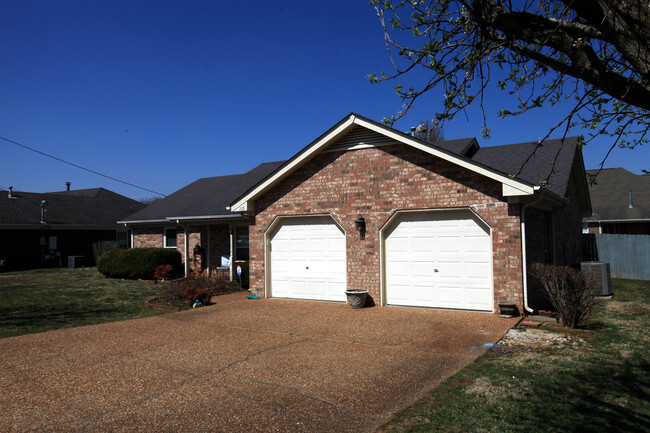 Building Photo - 3  bed, 2 bath home in Smyrna