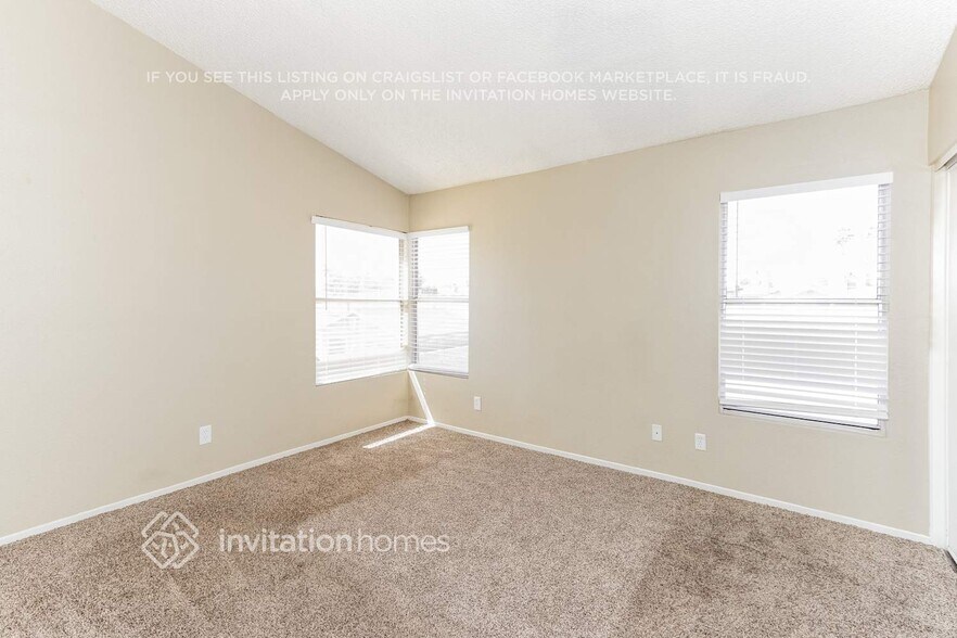 Building Photo - 371 Bradford Dr