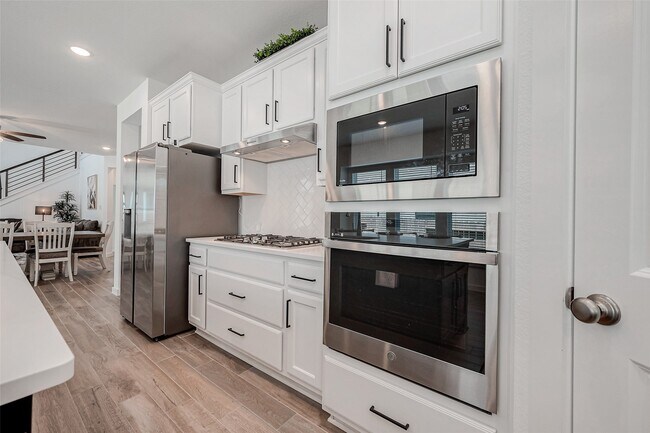 Building Photo - 430 W Cascade Heights Dr