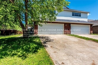 Building Photo - 2554 W Houston St