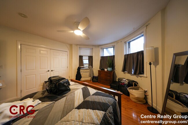 Building Photo - 1728 Beacon St